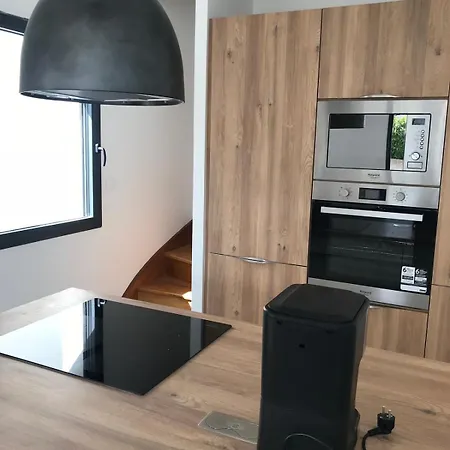 Villa Avec Piscine, Centre A Pied
